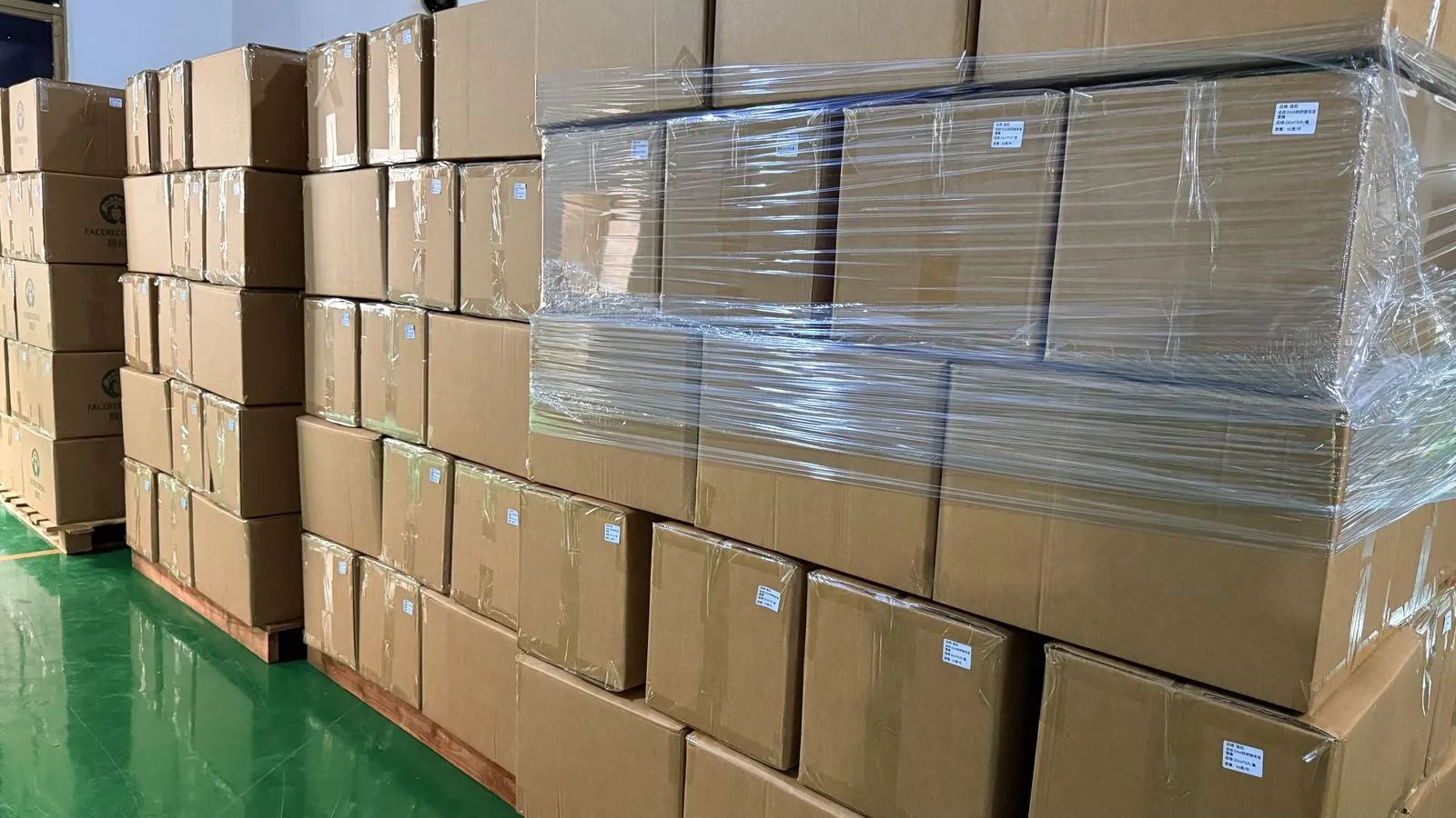 OEM cosmetics order packaging and international shipping - export ready products
